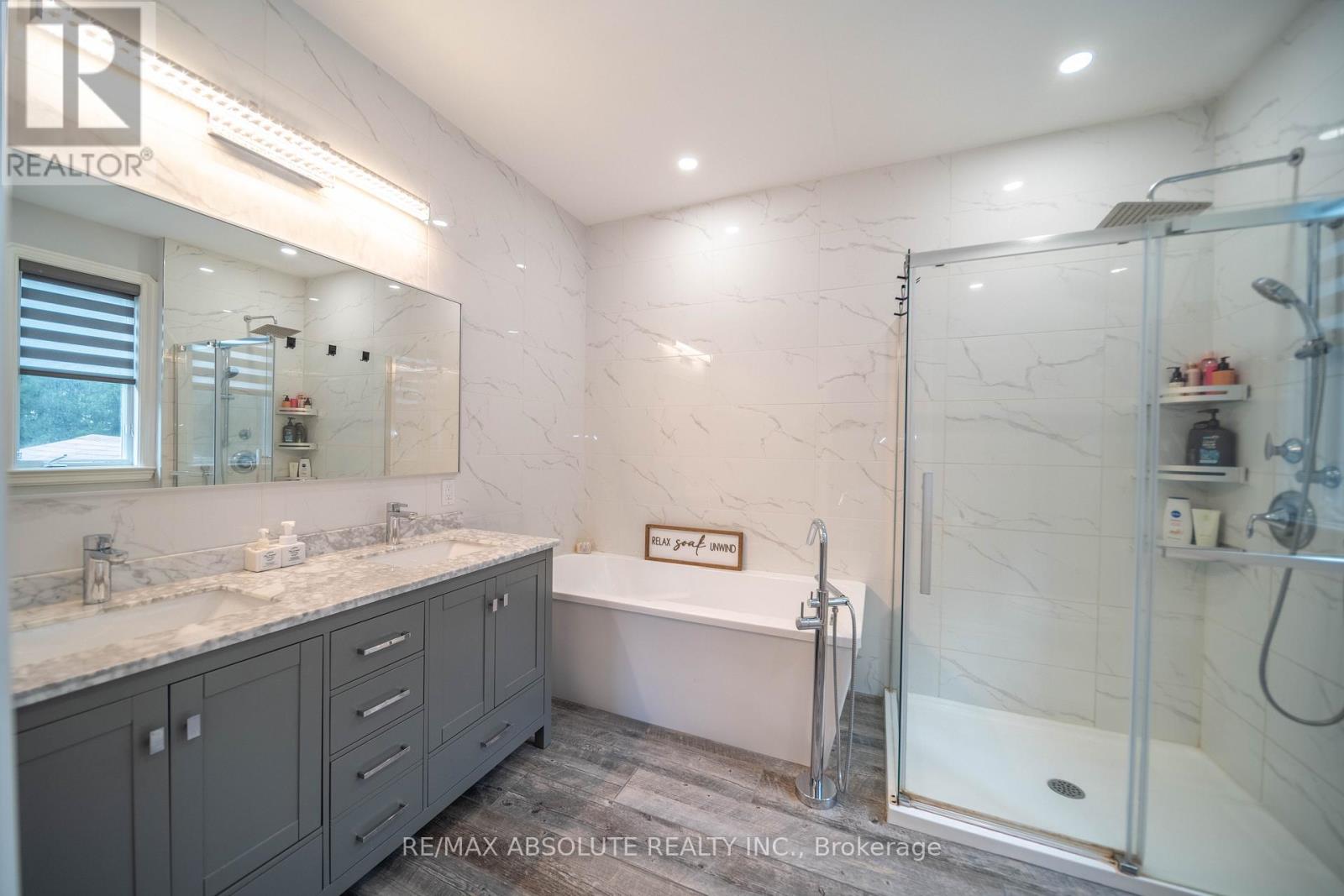 Photo 28 of 735 St Thomas Road, Russell ON