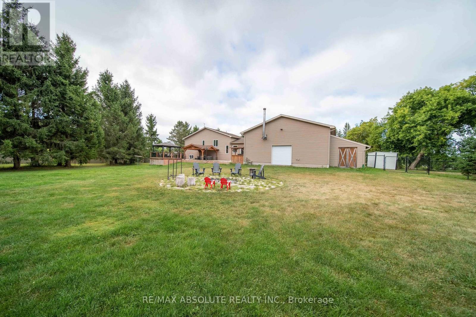 Photo 21 of 735 St Thomas Road, Russell ON