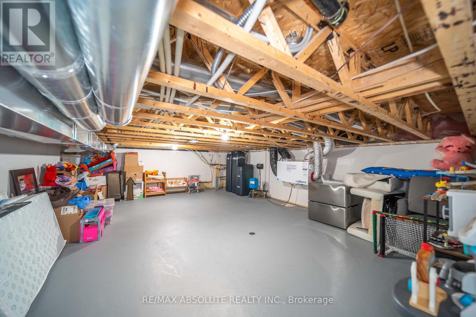 Photo 2 of 735 St Thomas Road, Russell ON