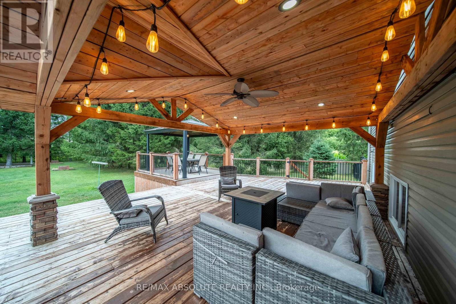 Photo 12 of 735 St Thomas Road, Russell ON