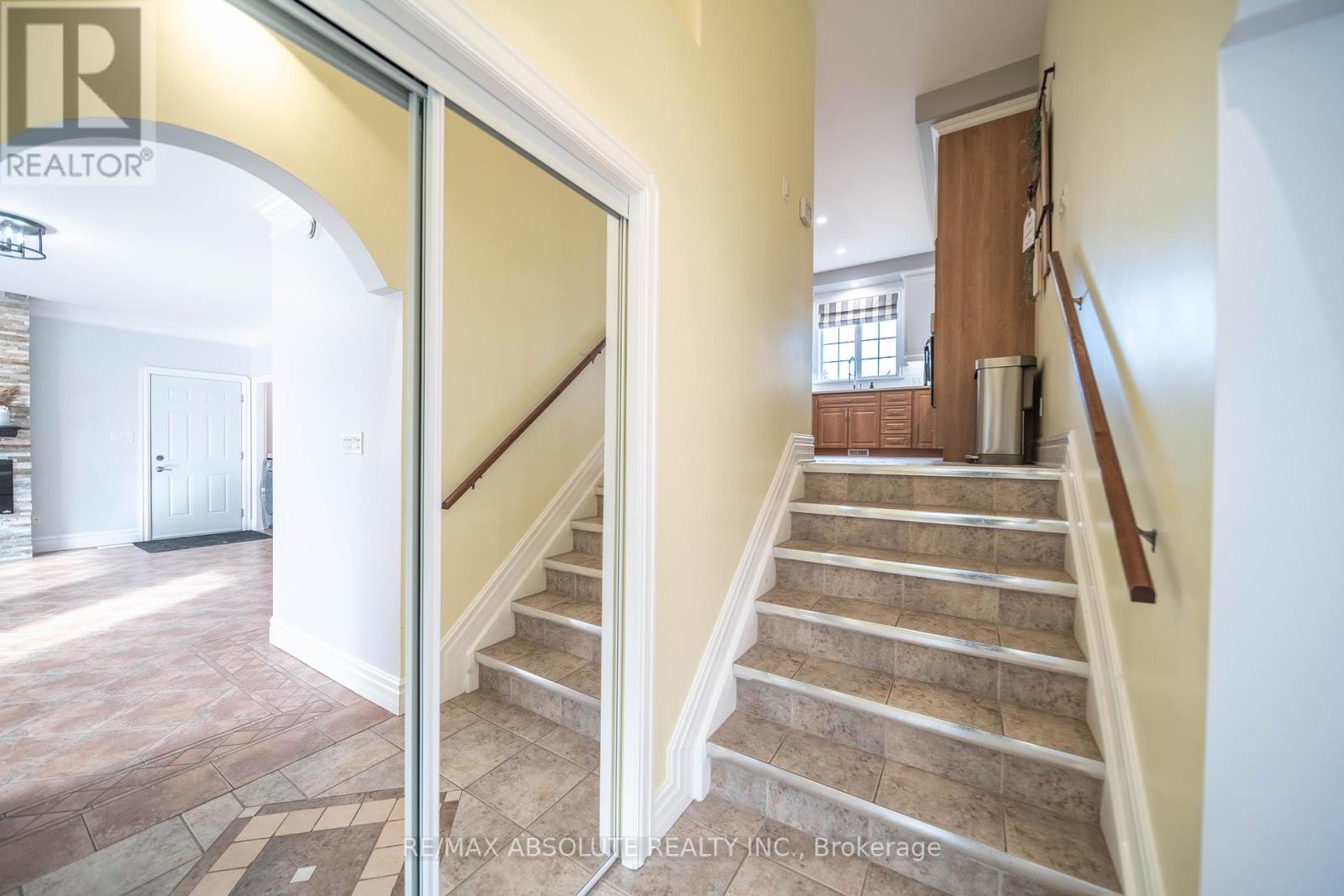 Photo 30 of 735 St Thomas Road, Russell ON