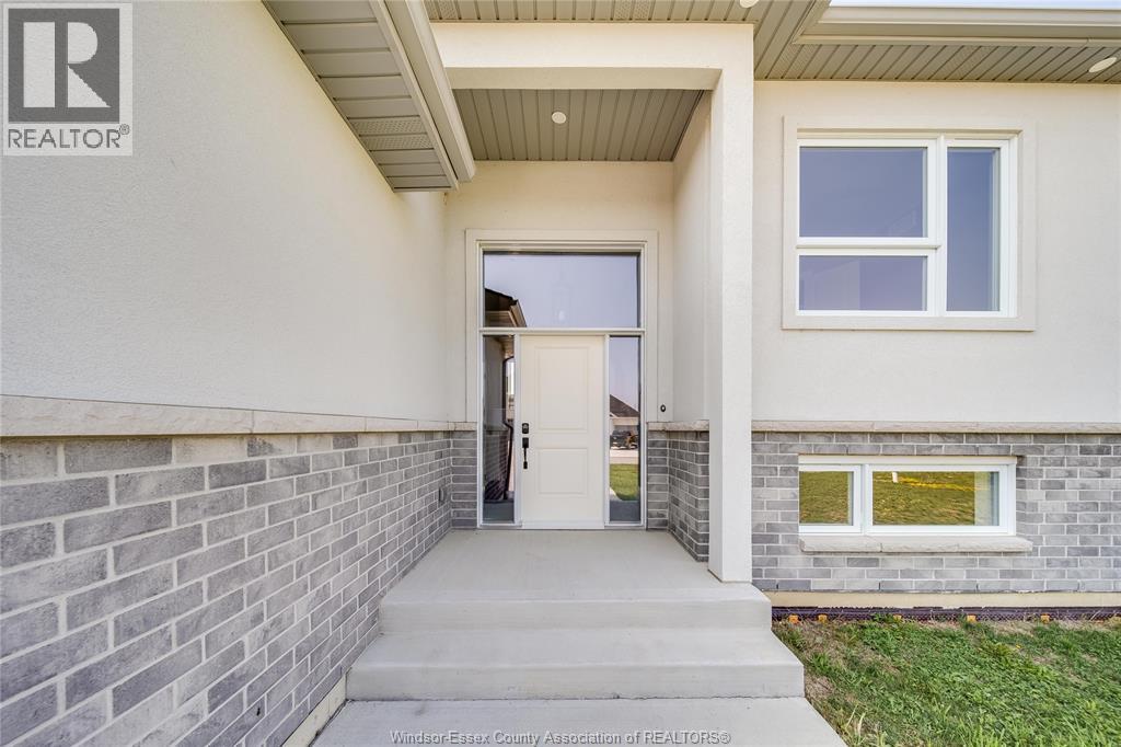 Photo 31 of 4403 Belmont, Comber ON