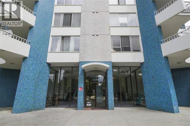 Photo 15 of 303 4691 W 10th Avenue, Vancouver BC
