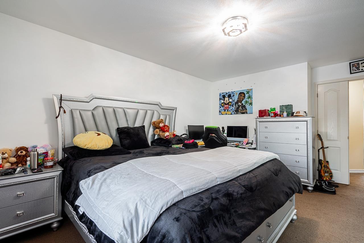Photo 19 of 18456 65 Avenue, Surrey BC