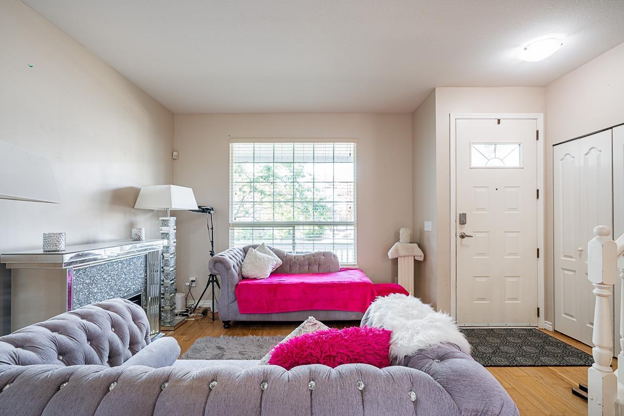 Photo 6 of 18456 65 Avenue, Surrey BC
