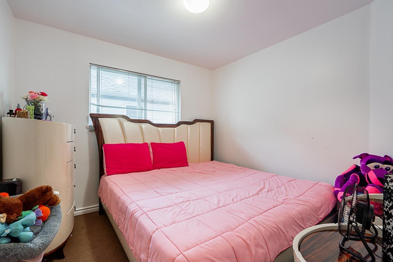 Photo 23 of 18456 65 Avenue, Surrey BC