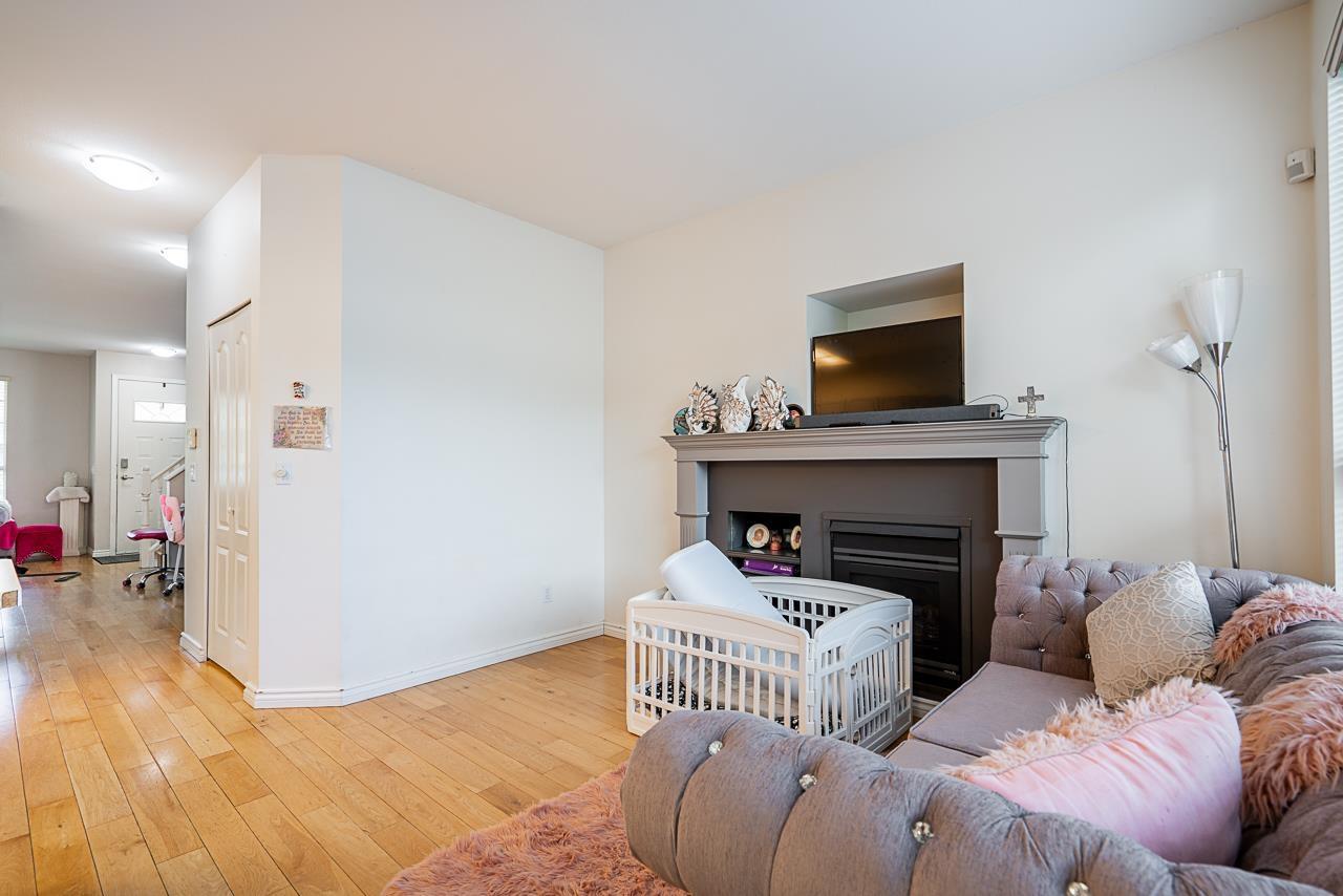 Photo 15 of 18456 65 Avenue, Surrey BC