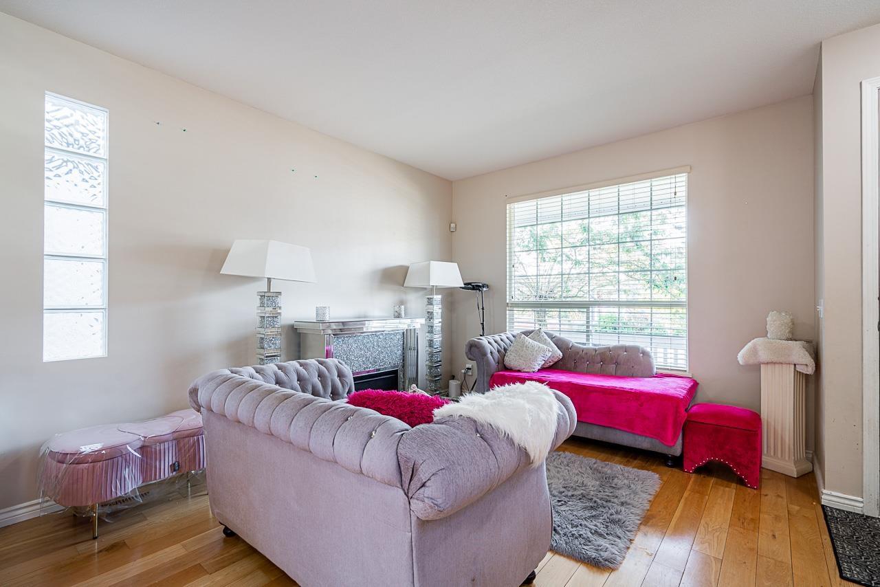 Photo 8 of 18456 65 Avenue, Surrey BC