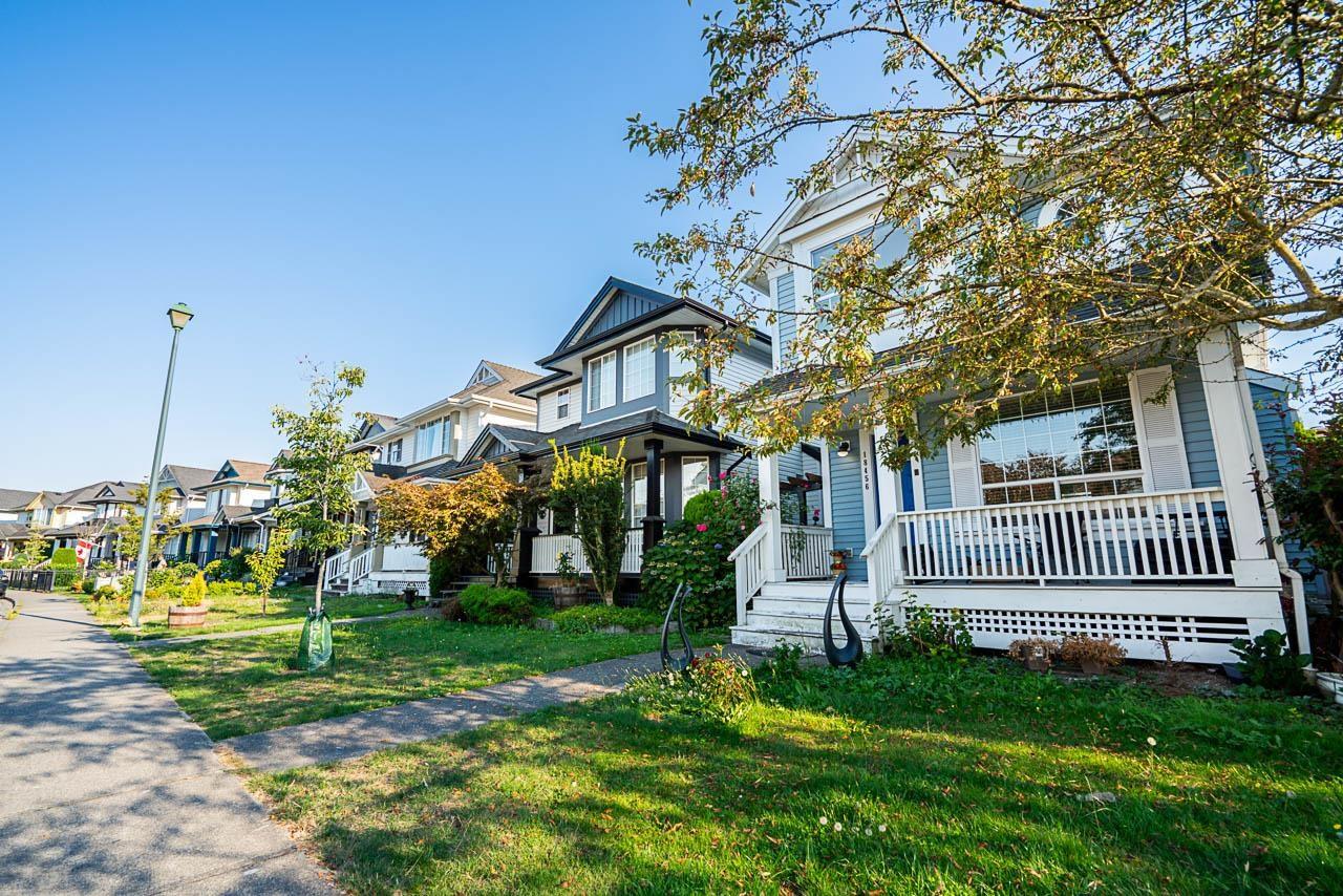 Photo 3 of 18456 65 Avenue, Surrey BC