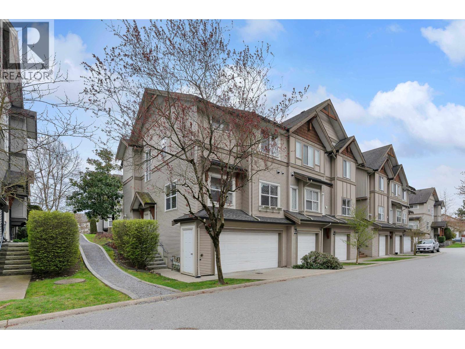 Photo 6 of 12 1055 Riverwood Gate, Port Coquitlam BC