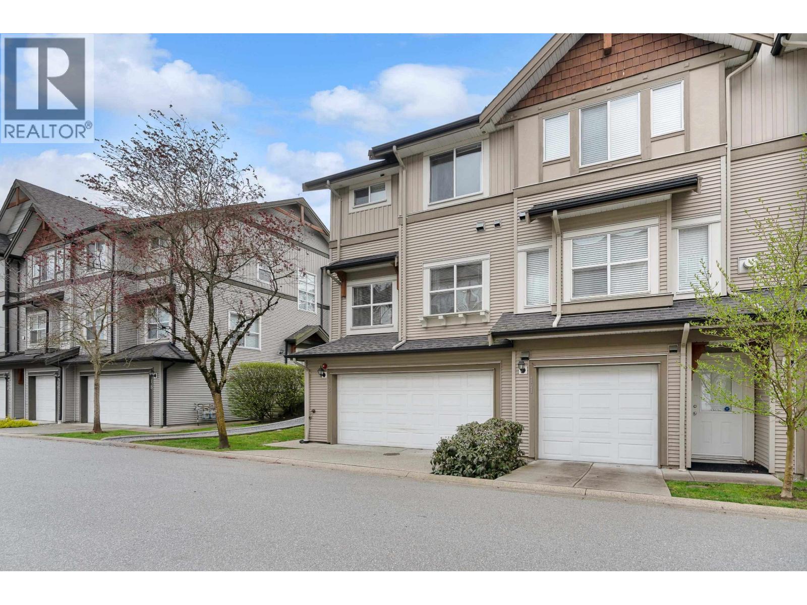 Photo 9 of 12 1055 Riverwood Gate, Port Coquitlam BC