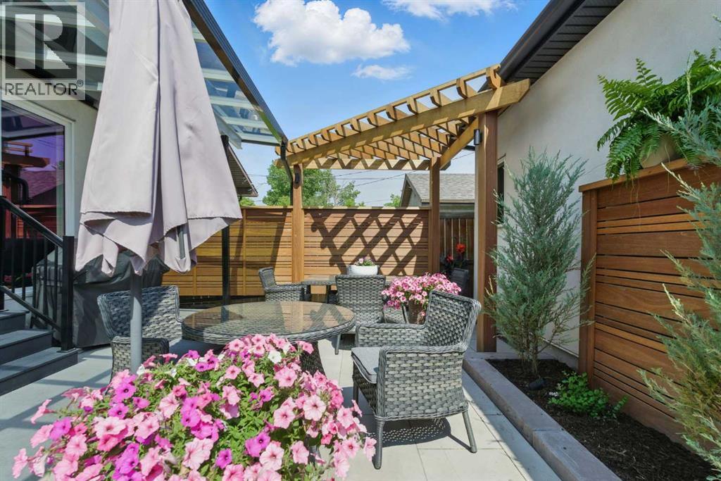 Single Family House for Sale in B  Street NW Bowness Calgary 