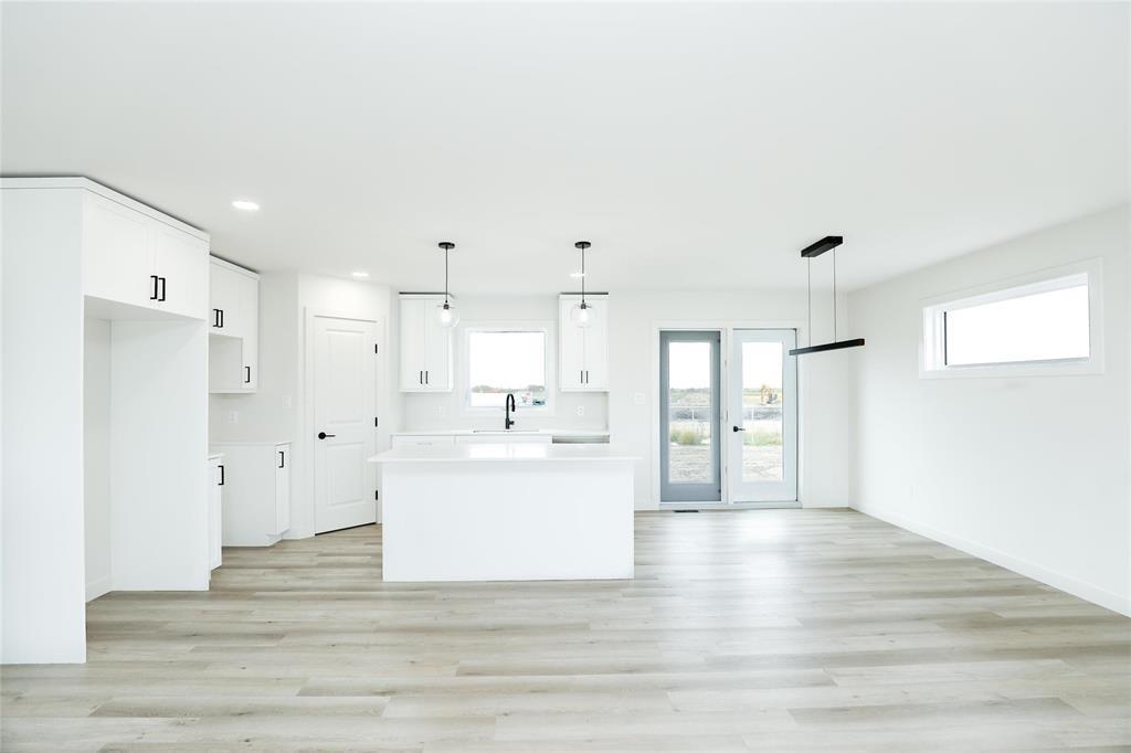 Photo 3 of 203 Wyndham Estate Drive, Steinbach MB