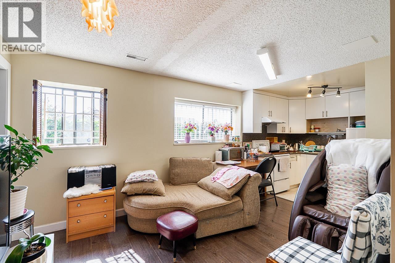 Photo 38 of 2283 Cliff Avenue, Burnaby BC