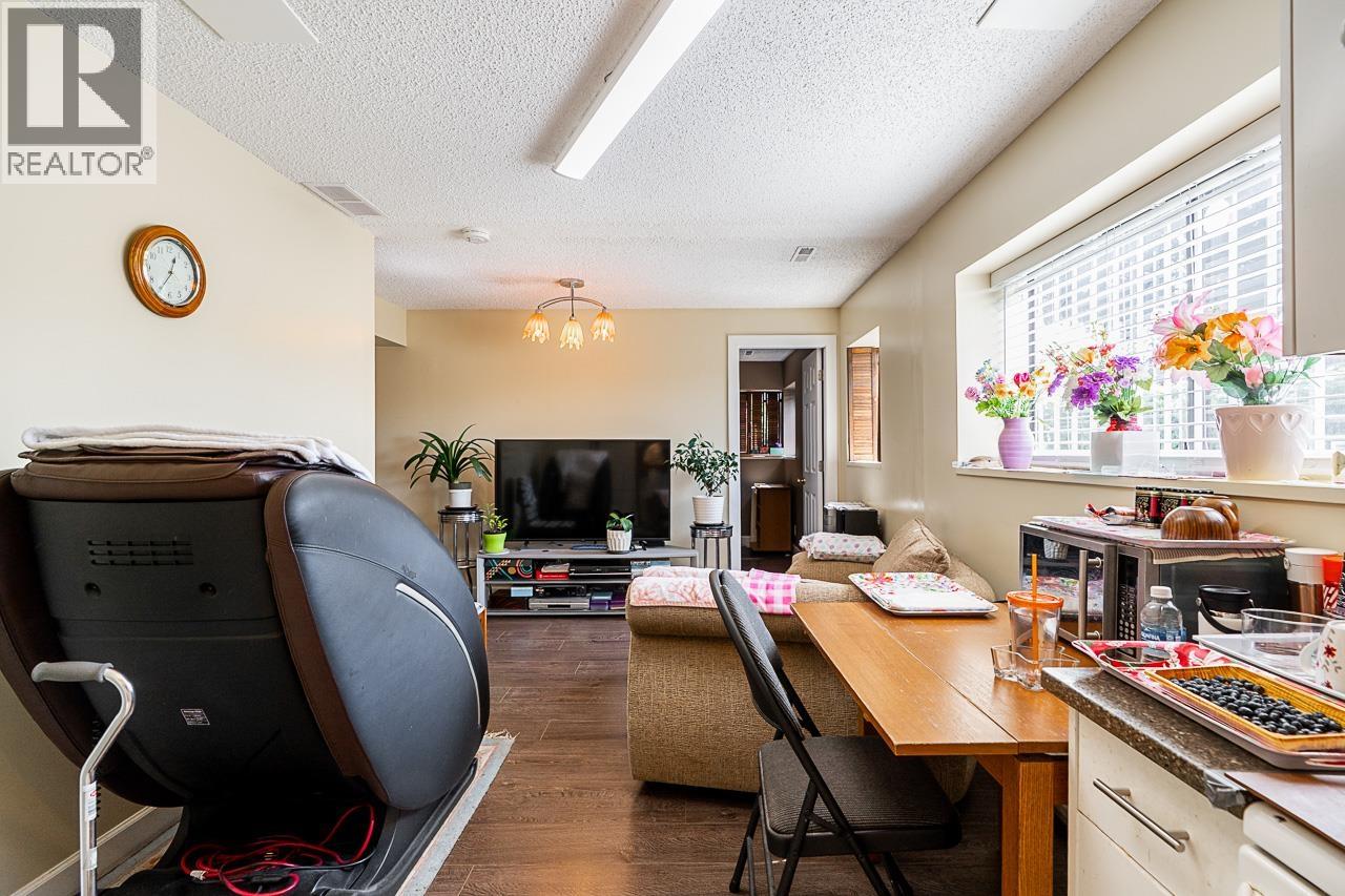Photo 4 of 2283 Cliff Avenue, Burnaby BC