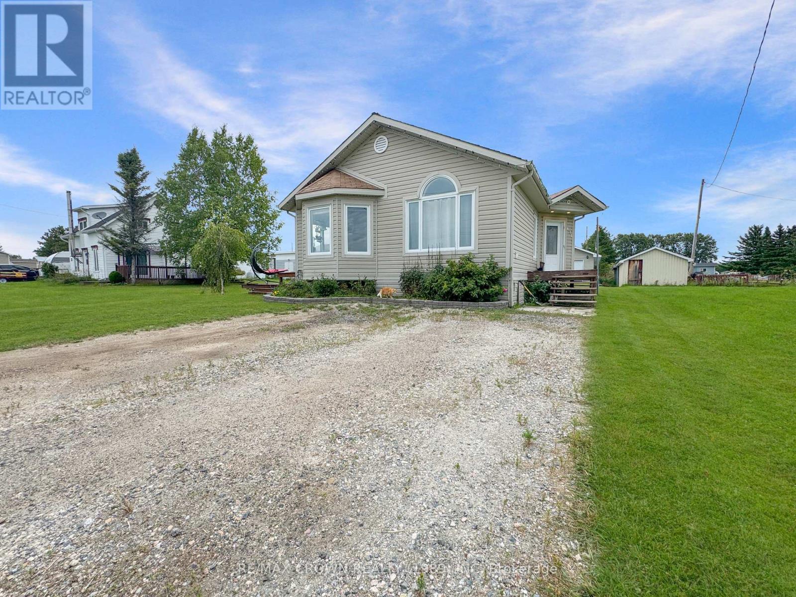 Photo 2 of 171 583 Highway S, Hearst ON