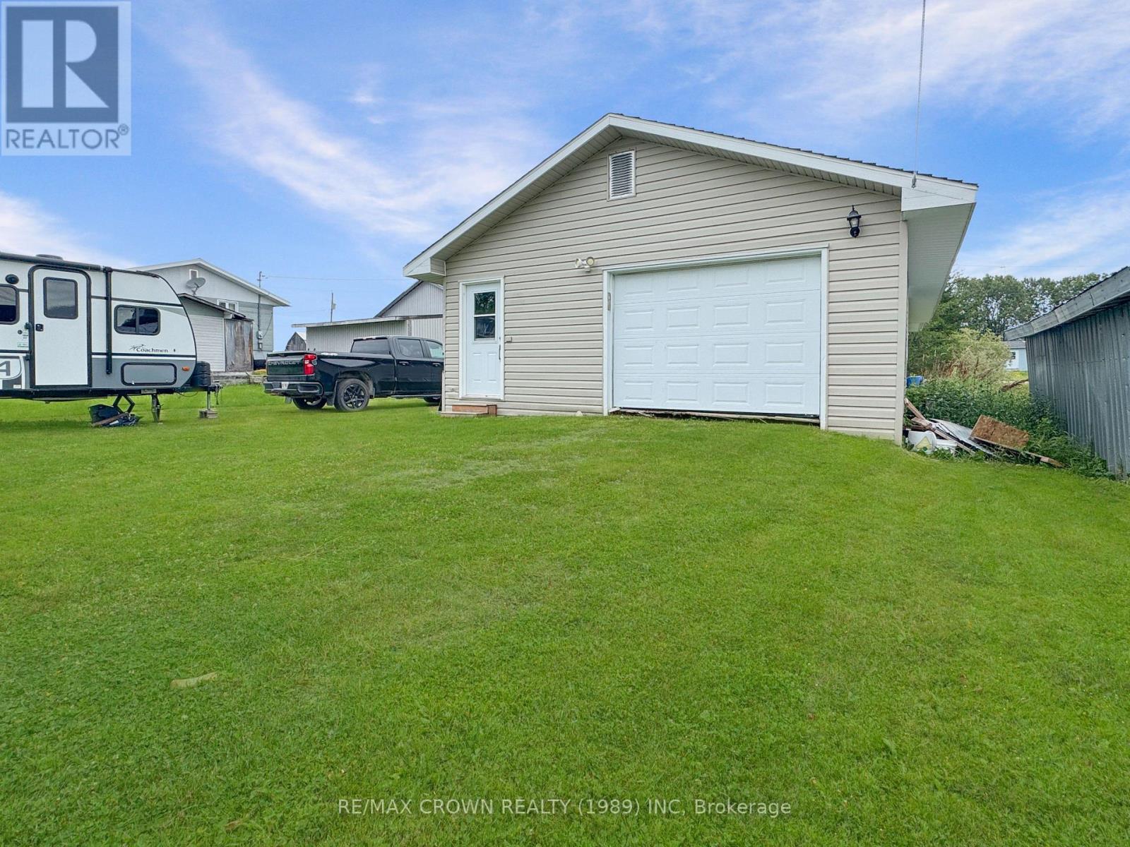 Photo 8 of 171 583 Highway S, Hearst ON