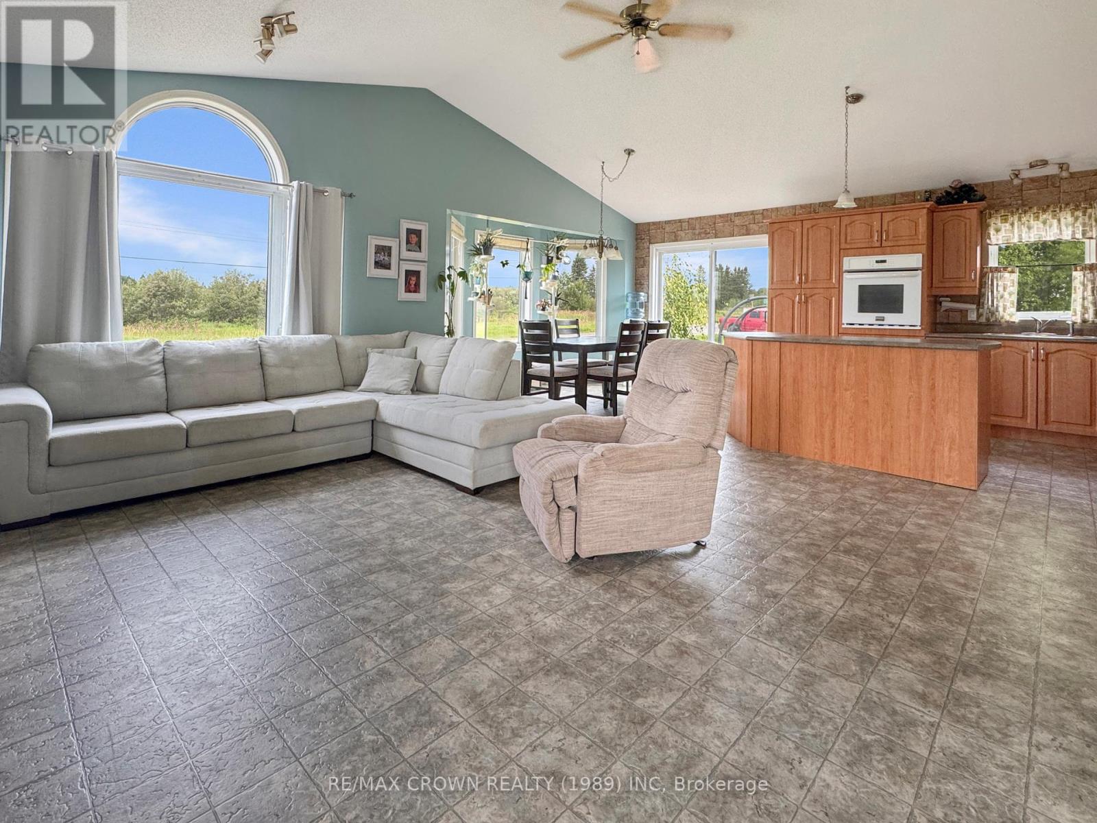 Photo 4 of 171 583 Highway S, Hearst ON