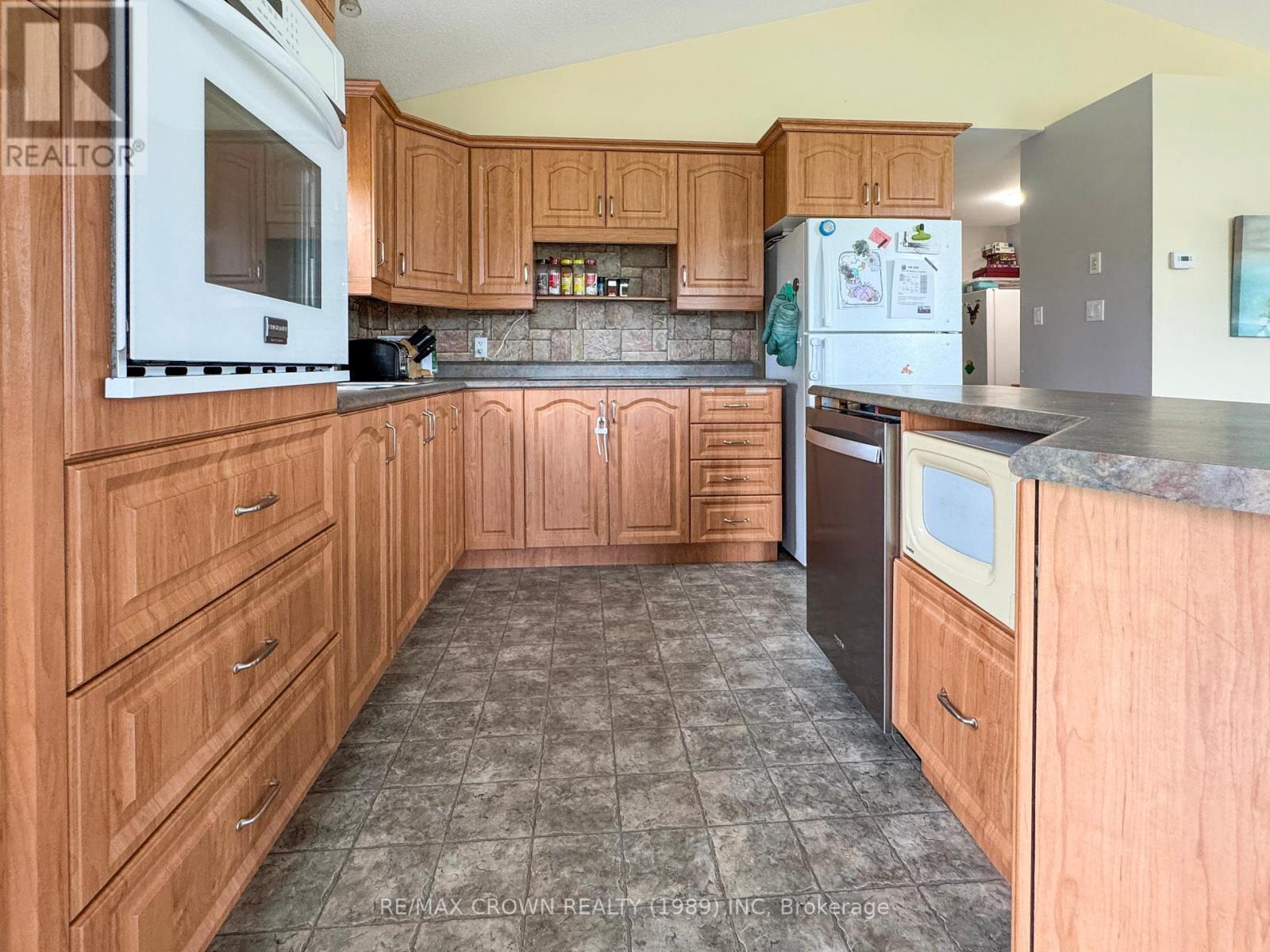 Photo 13 of 171 583 Highway S, Hearst ON