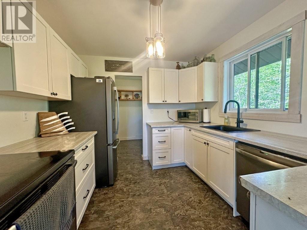 Photo 5 of 833 Whisper Bay Lane, Rossport ON