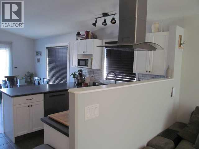 Photo 3 of 9204 102nd Avenue, Sexsmith AB