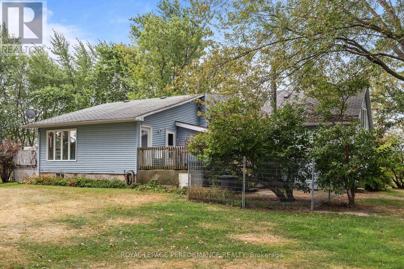 Photo 32 of 721 St Thomas Road, Russell ON