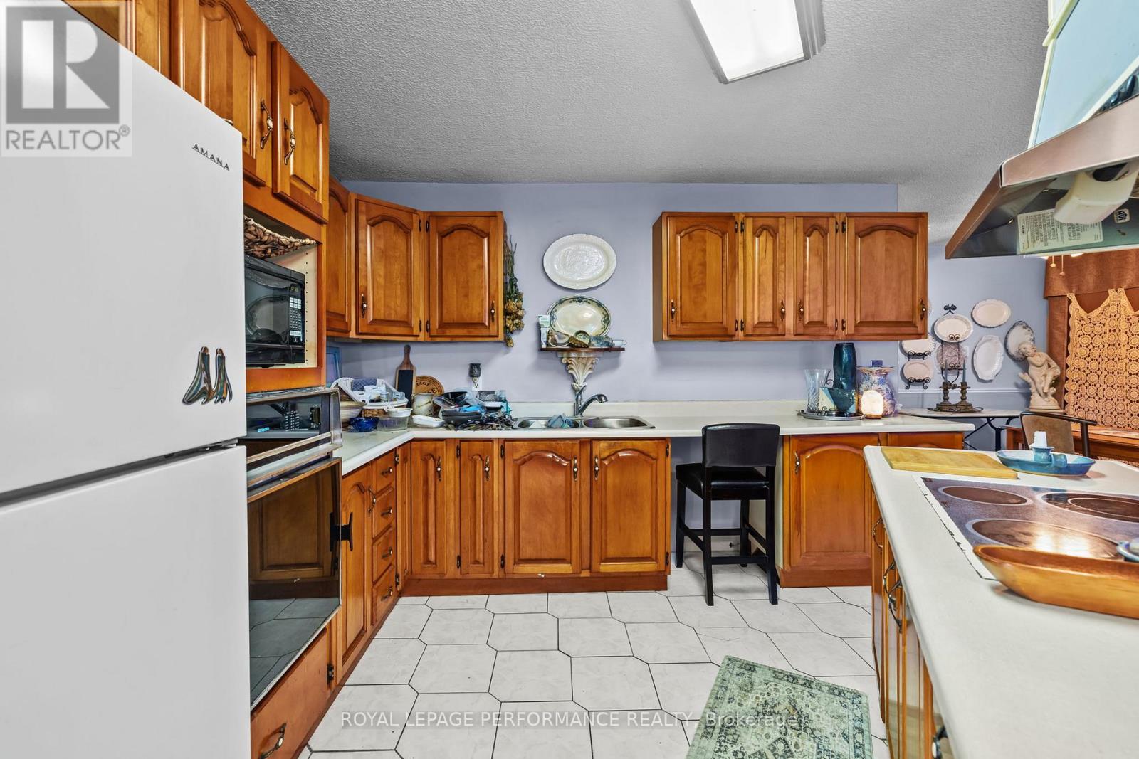 Photo 39 of 721 St Thomas Road, Russell ON
