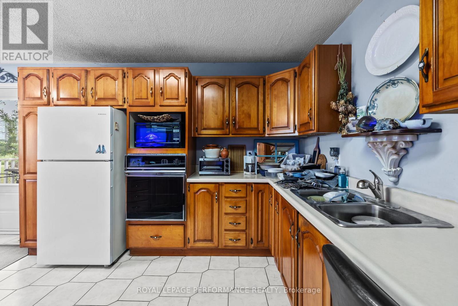 Photo 24 of 721 St Thomas Road, Russell ON