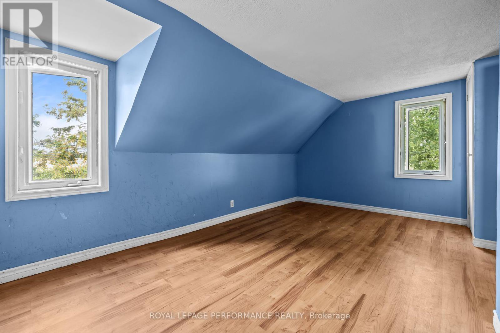Photo 20 of 721 St Thomas Road, Russell ON