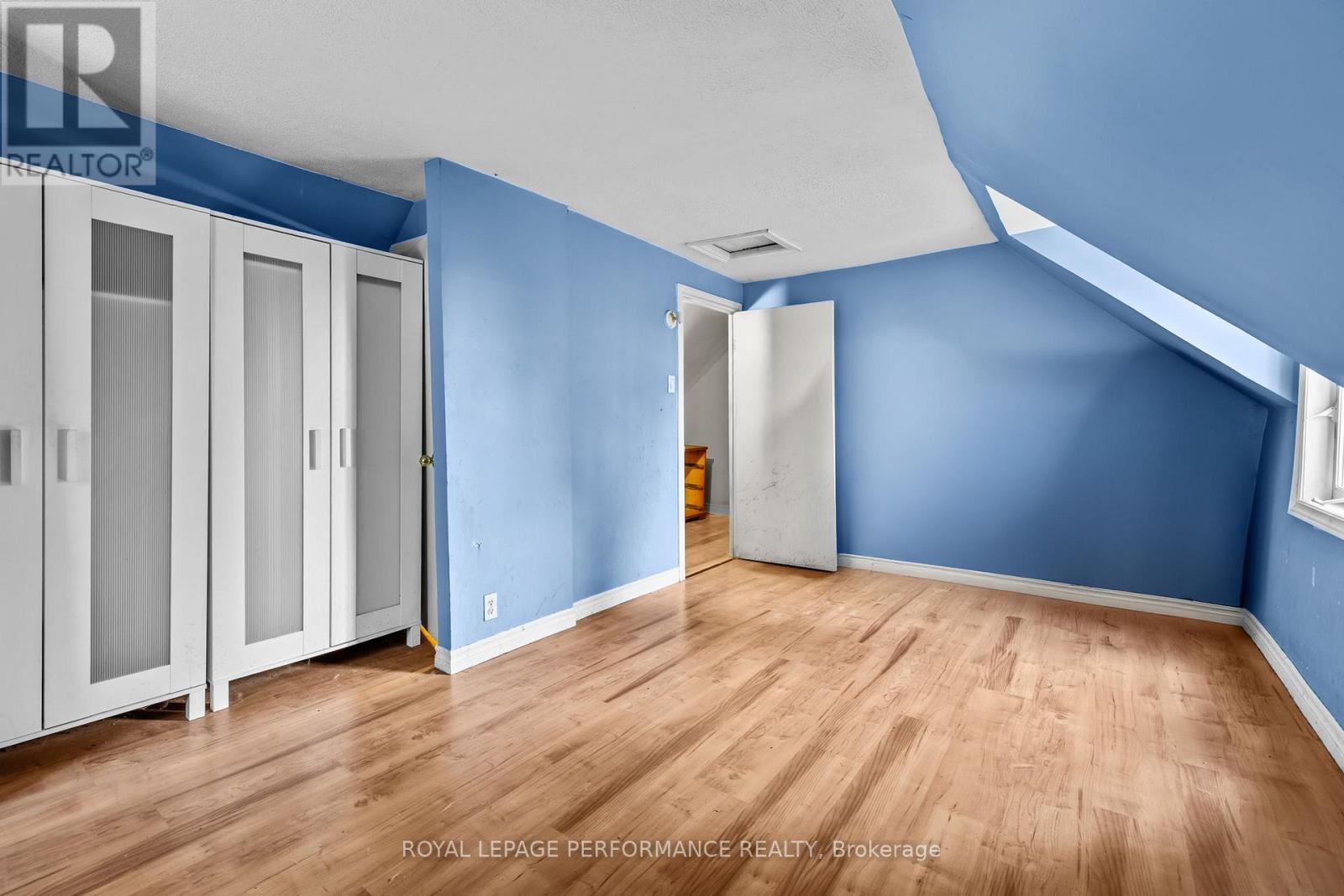 Photo 15 of 721 St Thomas Road, Russell ON