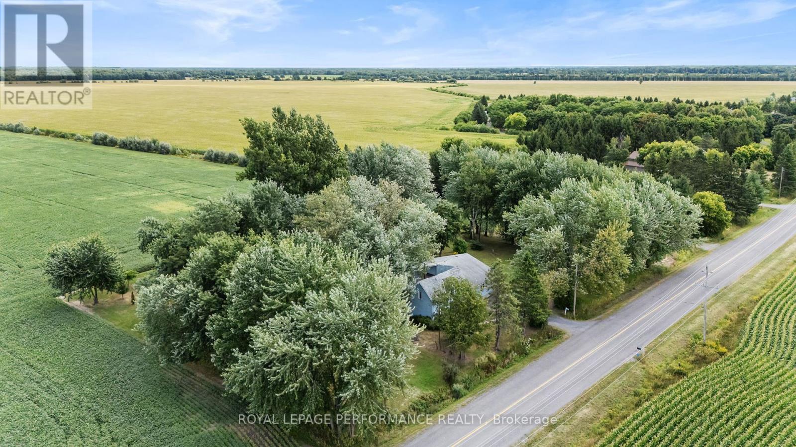 Photo 12 of 721 St Thomas Road, Russell ON
