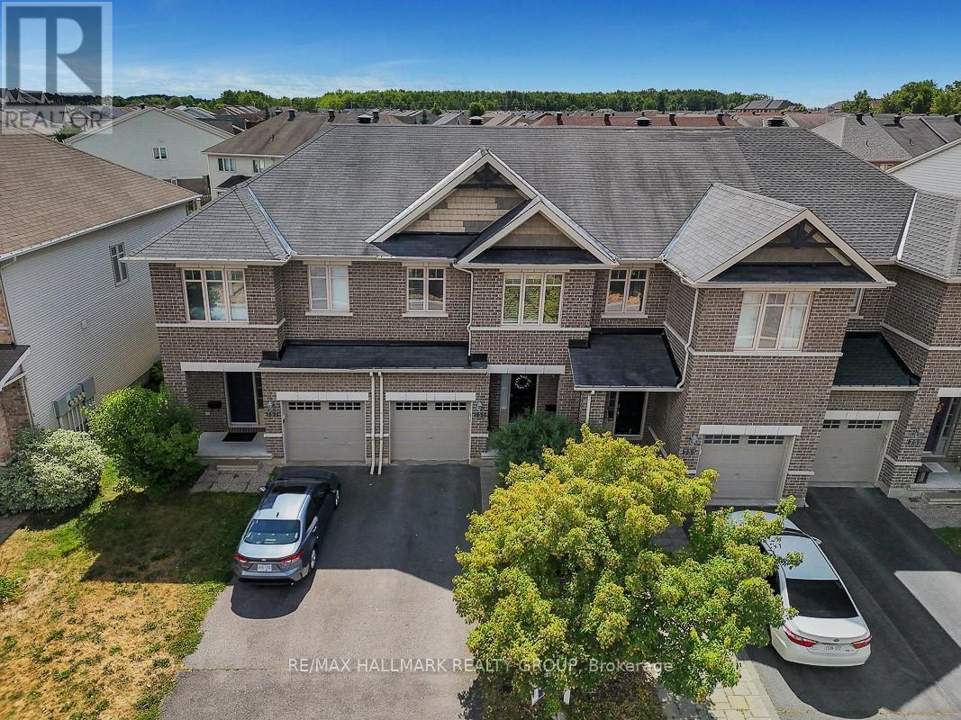 Welcome to 755 Bowercrest Cescent in Riverside S