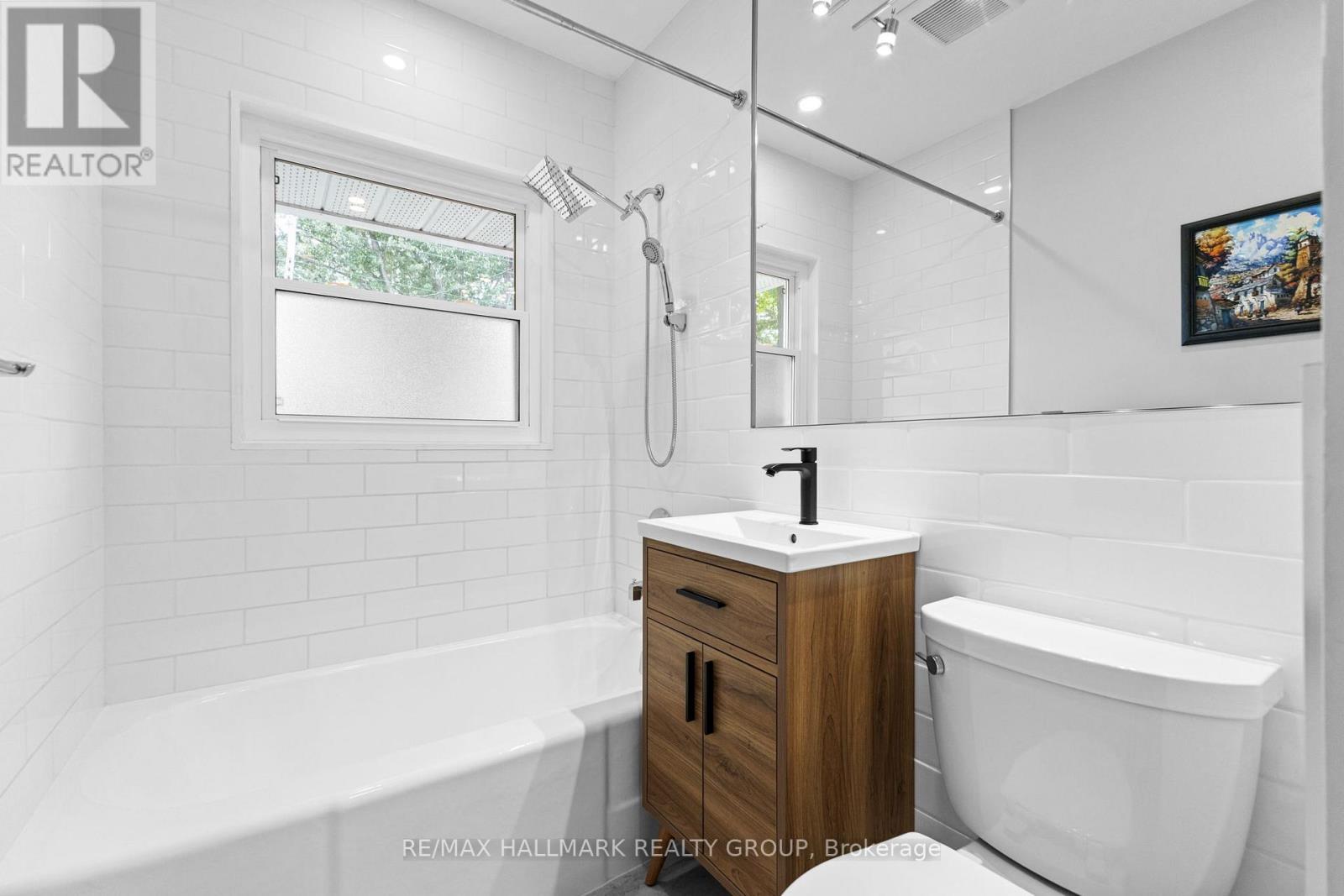Photo 10 of 1622 Drake Avenue, Ottawa ON