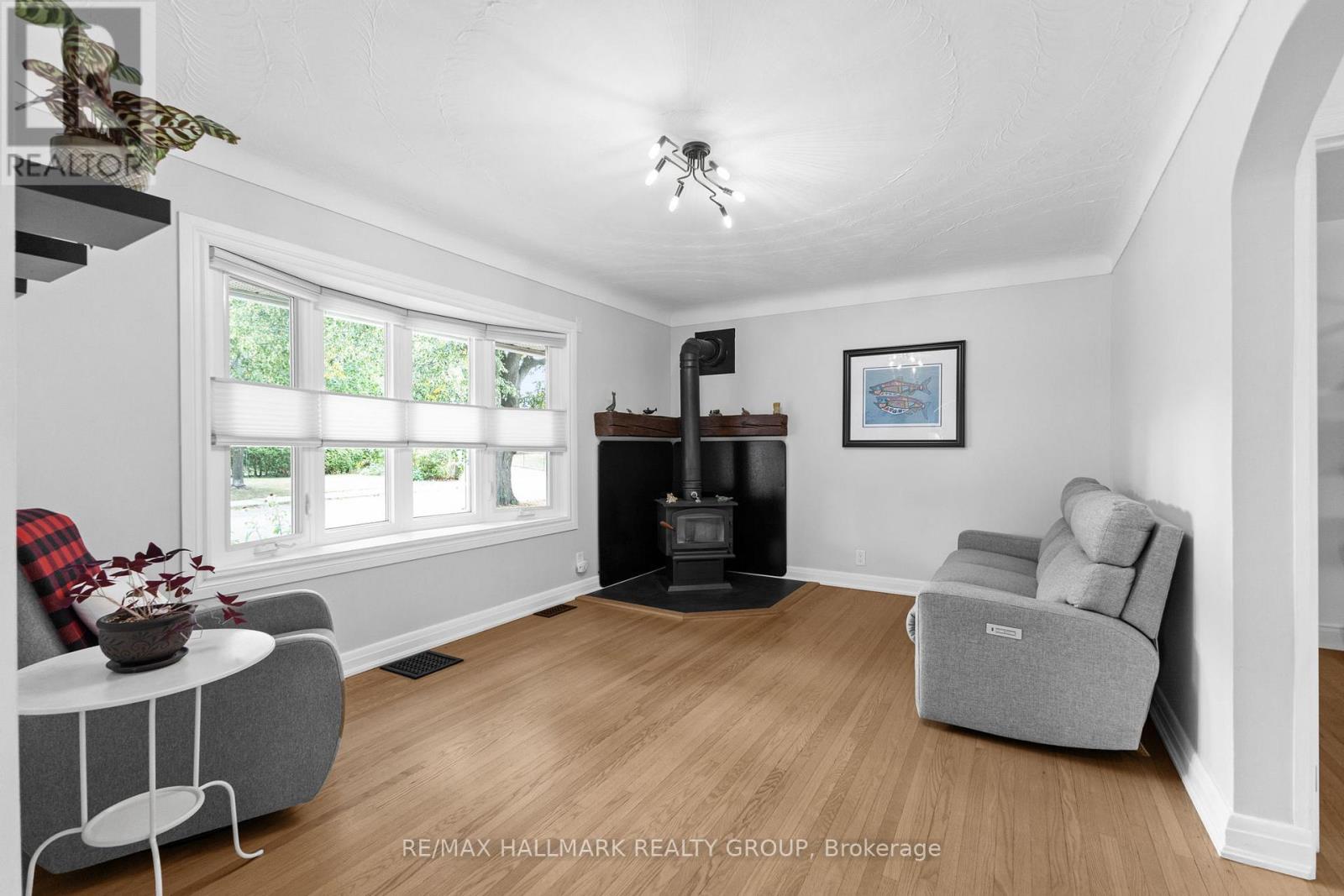 Photo 11 of 1622 Drake Avenue, Ottawa ON