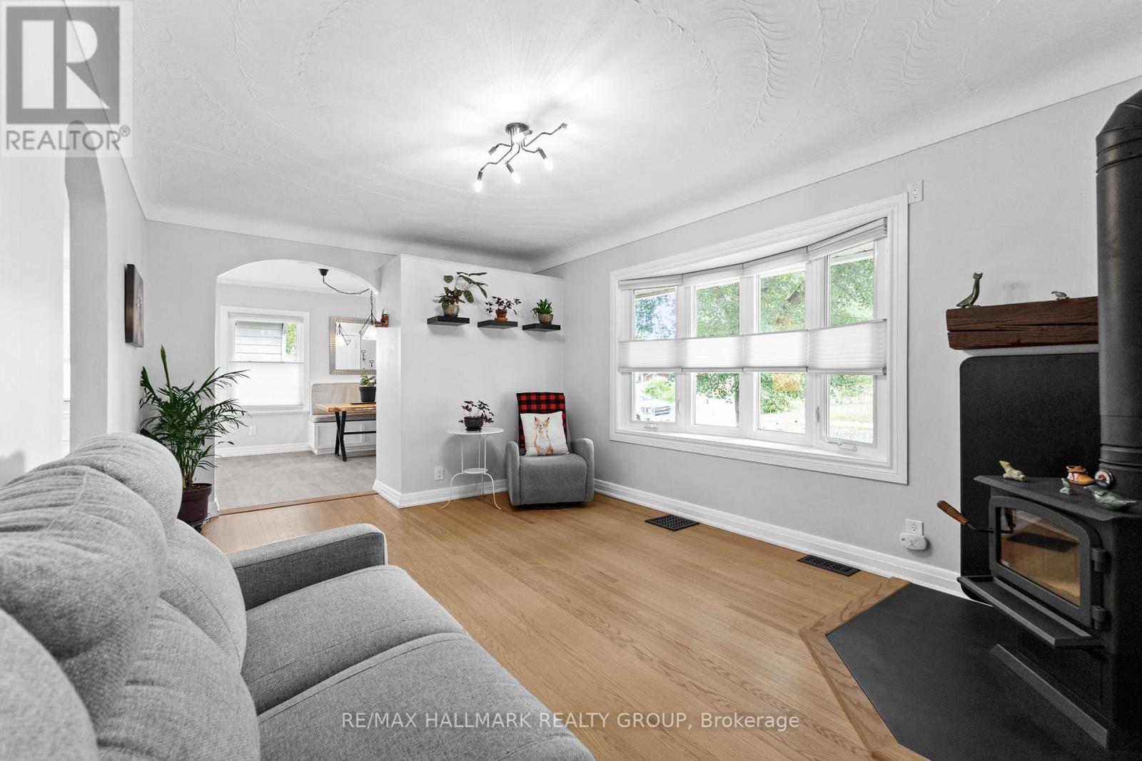 Photo 12 of 1622 Drake Avenue, Ottawa ON