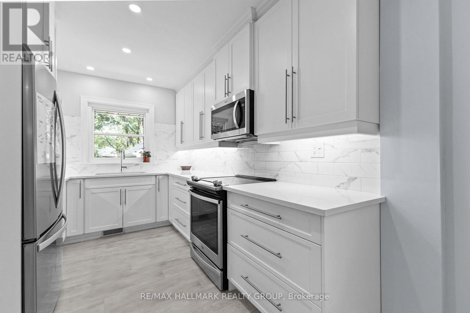 Photo 6 of 1622 Drake Avenue, Ottawa ON