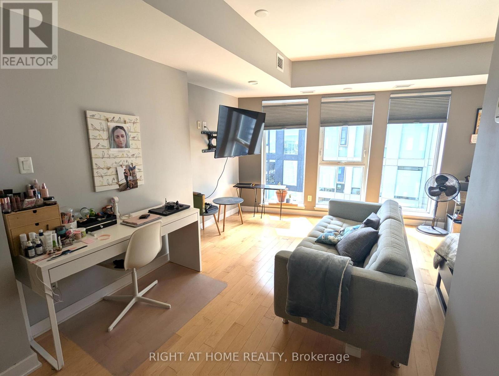 Photo 9 of 2404 40 Nepean Street, Ottawa ON