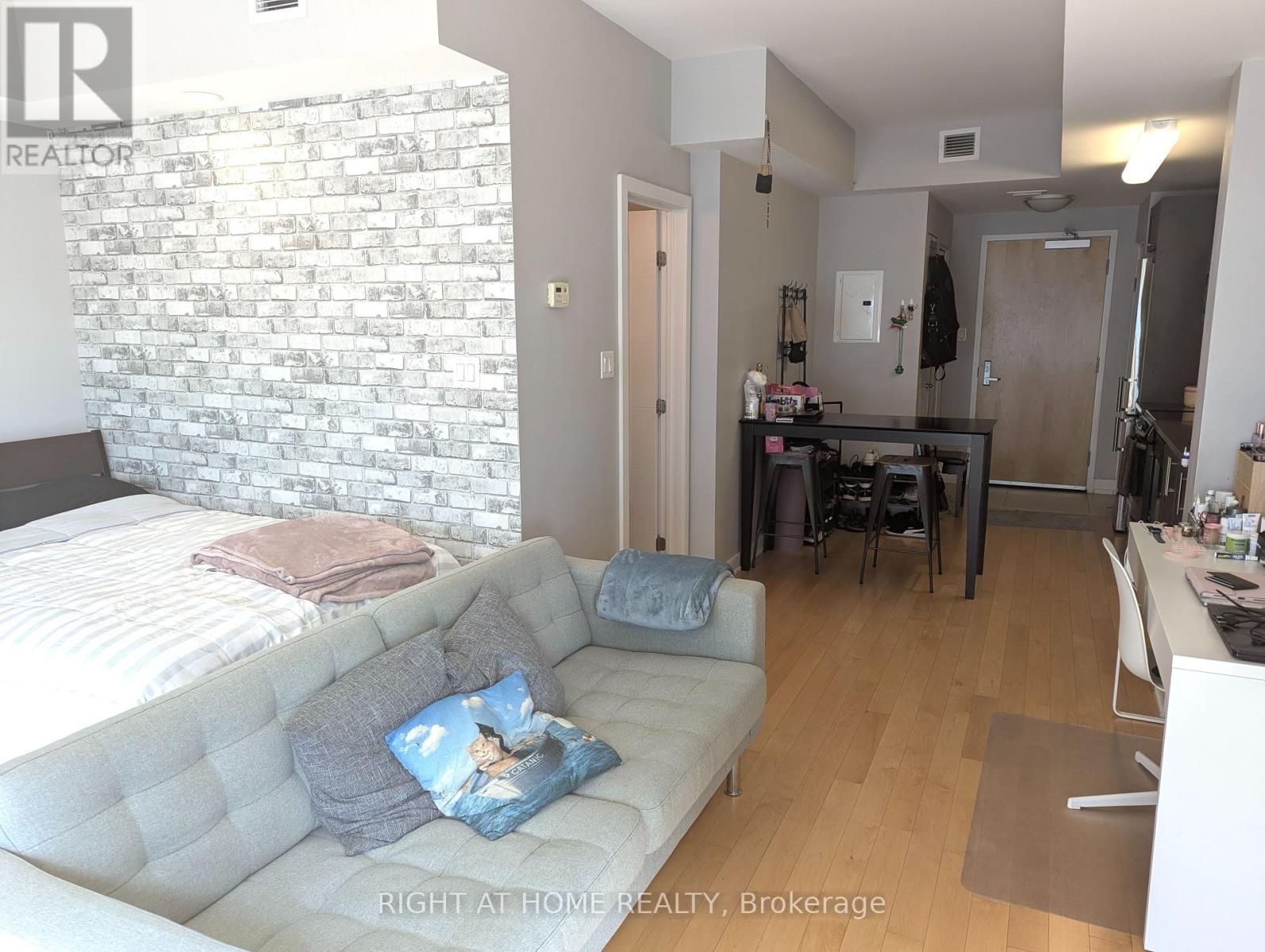 Photo 15 of 2404 40 Nepean Street, Ottawa ON