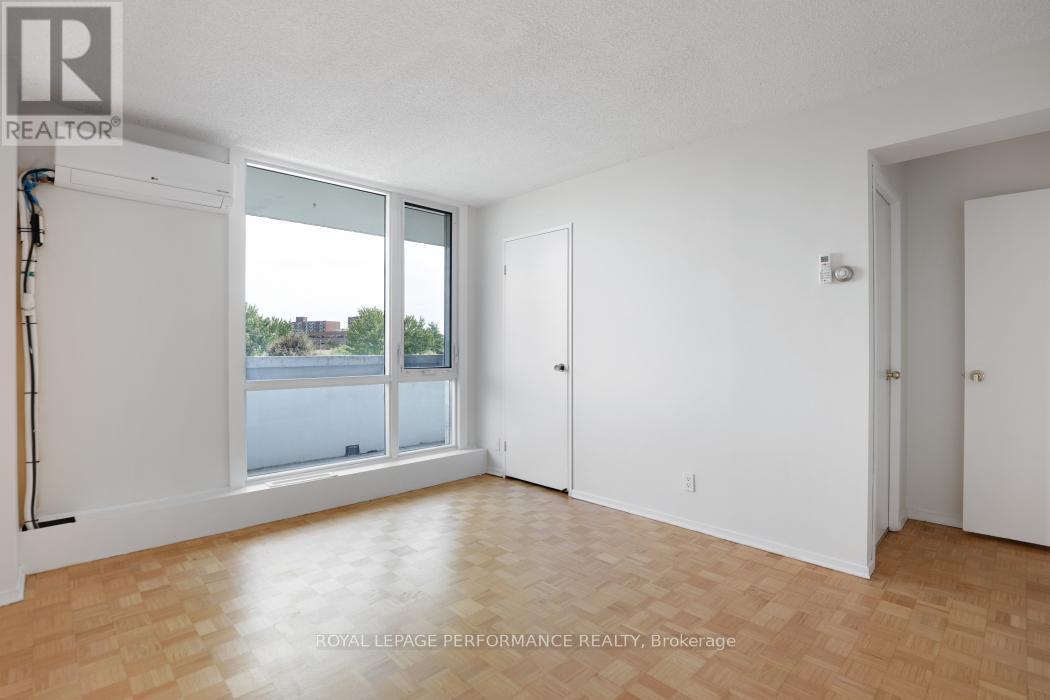 Photo 31 of 301 2625 Regina Street, Ottawa ON