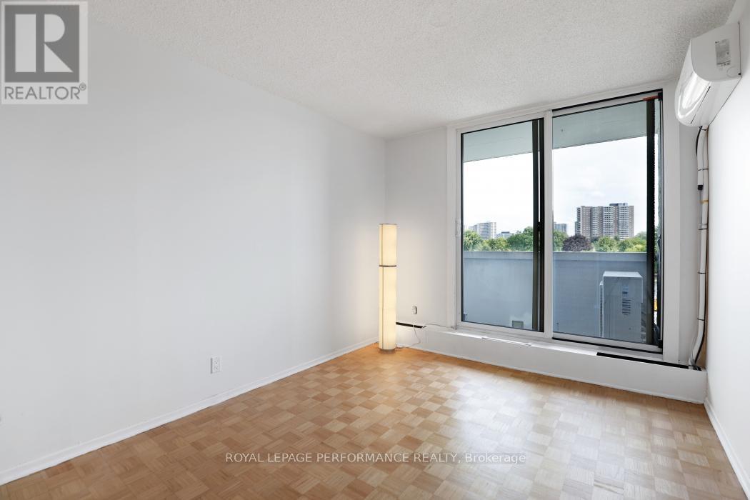 Photo 32 of 301 2625 Regina Street, Ottawa ON