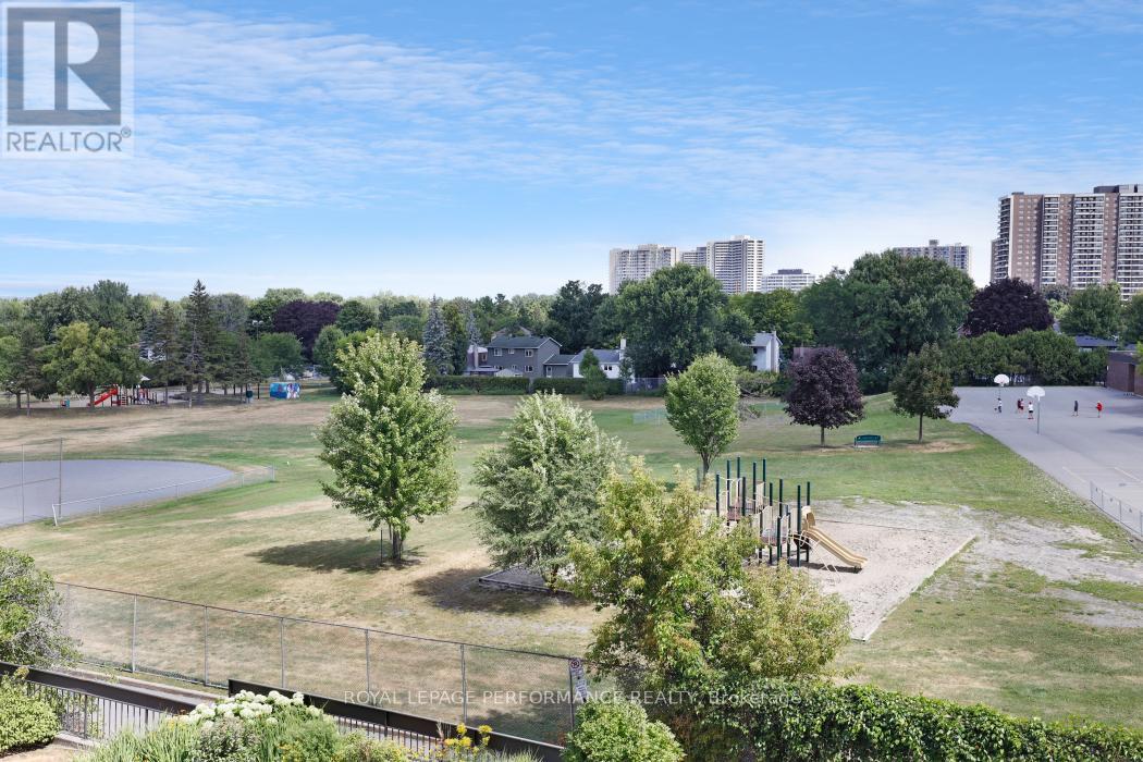 Photo 10 of 301 2625 Regina Street, Ottawa ON