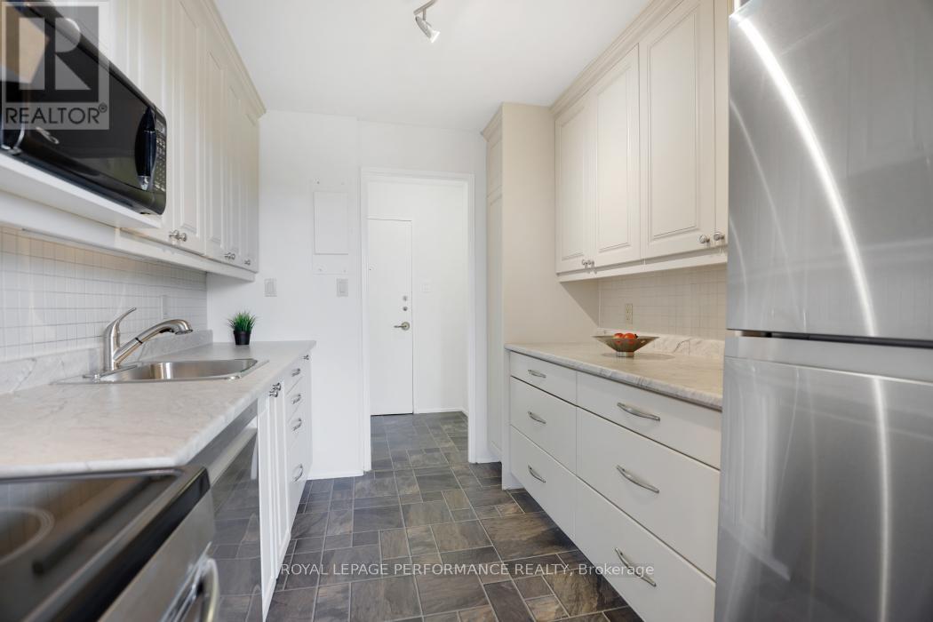 Photo 5 of 301 2625 Regina Street, Ottawa ON
