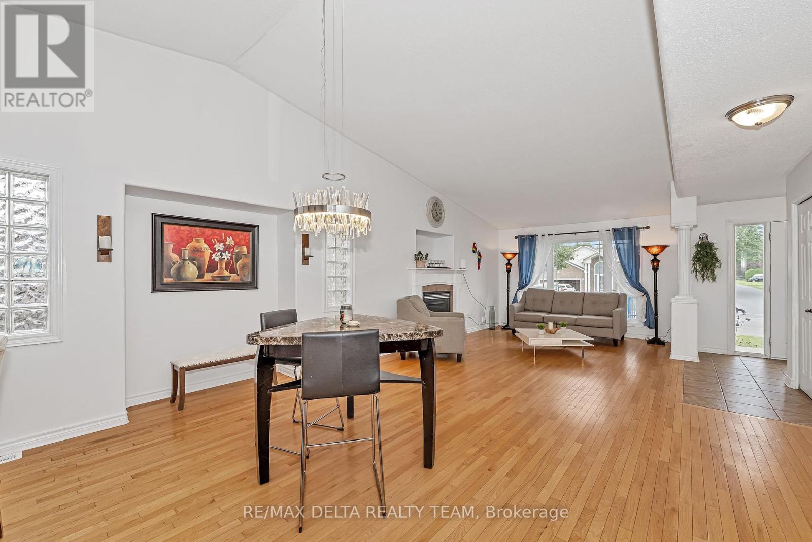 Photo 34 of 400 Centenaire Street, Russell ON