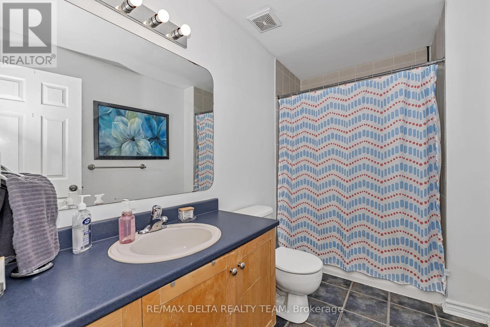 Photo 25 of 400 Centenaire Street, Russell ON