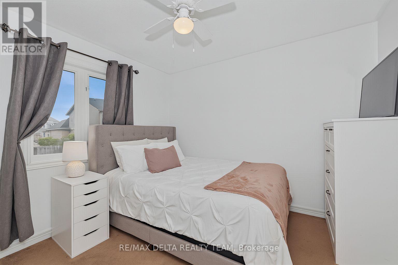 Photo 1 of 400 Centenaire Street, Russell ON