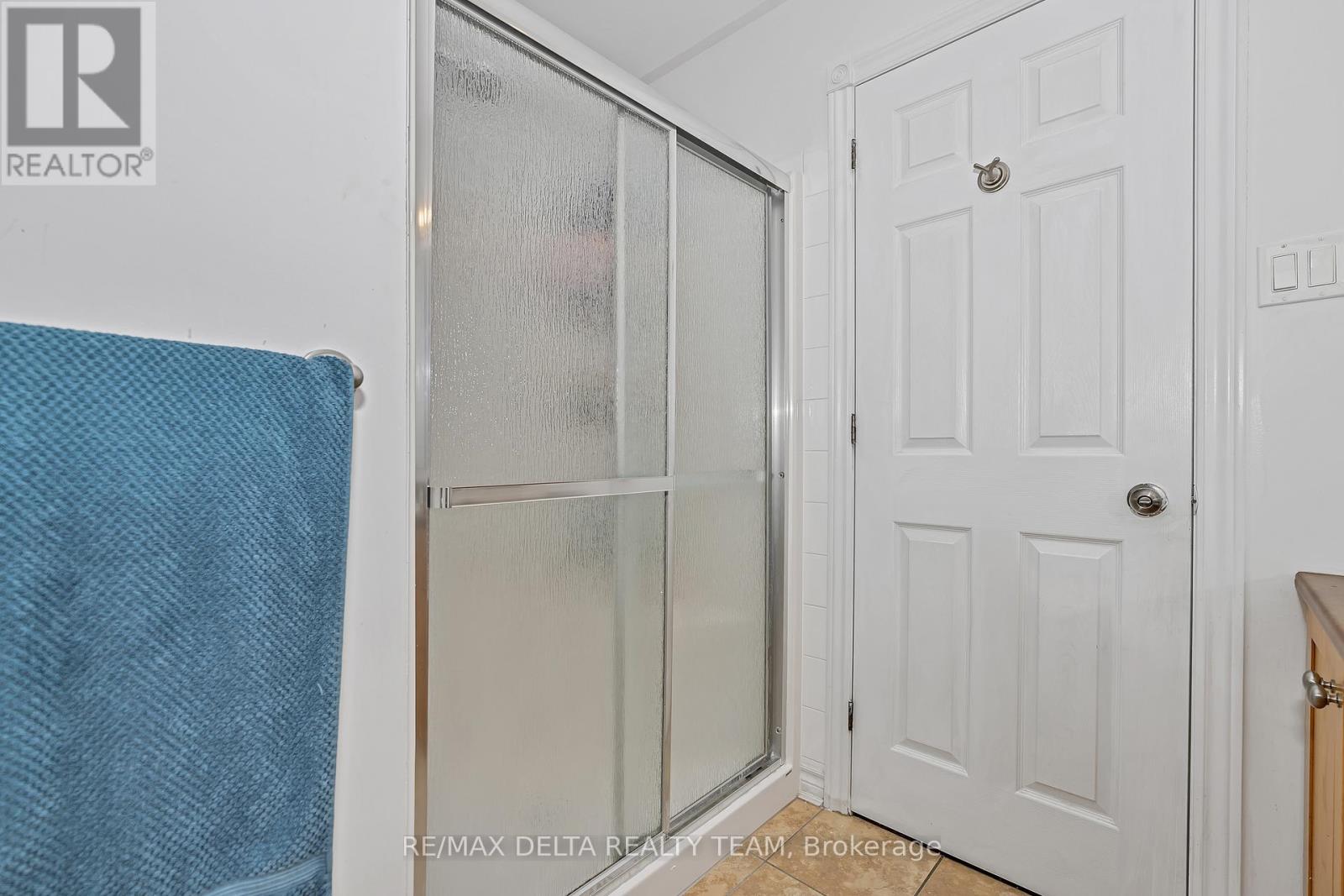 Photo 16 of 400 Centenaire Street, Russell ON