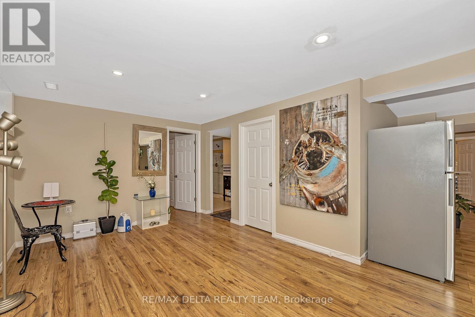 Photo 17 of 400 Centenaire Street, Russell ON