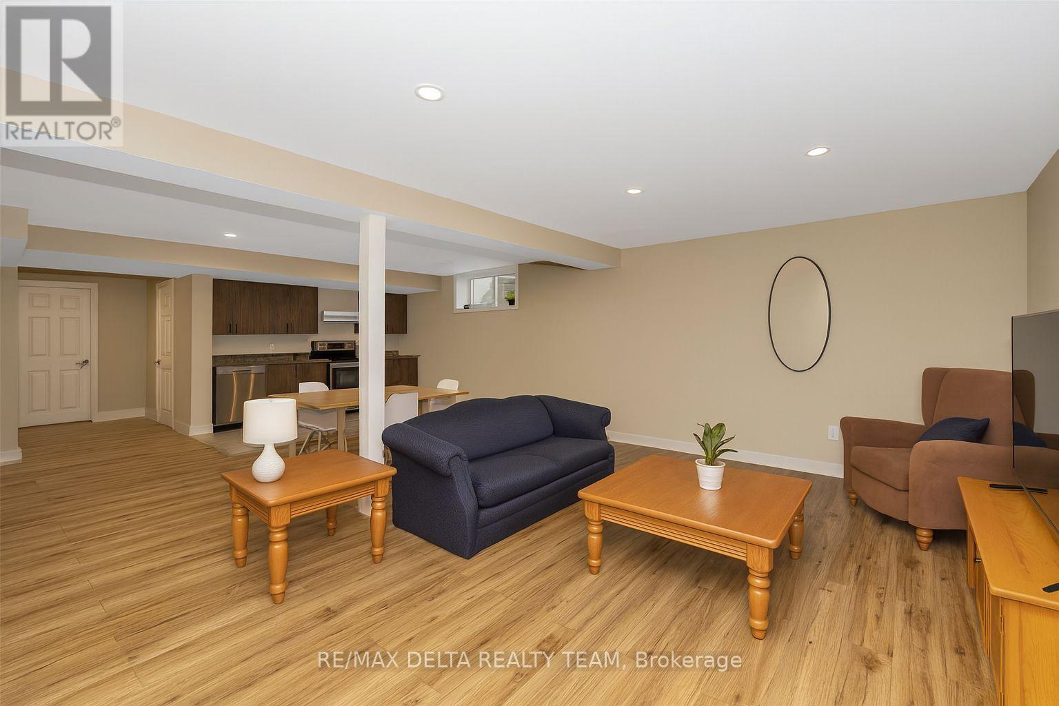 Photo 20 of 400 Centenaire Street, Russell ON