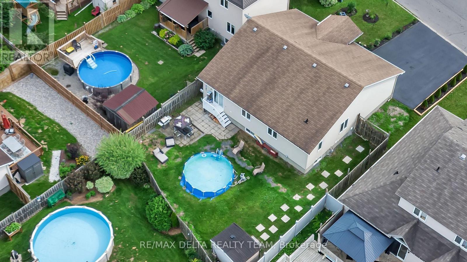 Photo 36 of 400 Centenaire Street, Russell ON
