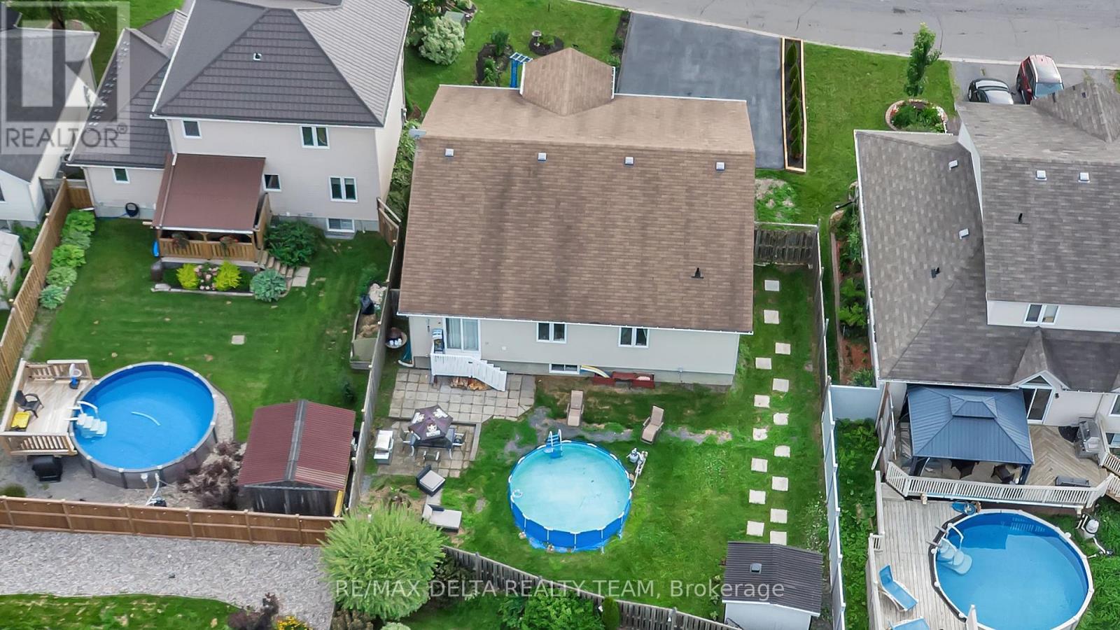 Photo 19 of 400 Centenaire Street, Russell ON